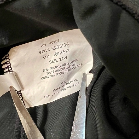 NWT TRIMSHAPER Plus 24 Women's Yoke Brief Swim Bottom High-Waisted Black Bikini - Picture 9 of 9